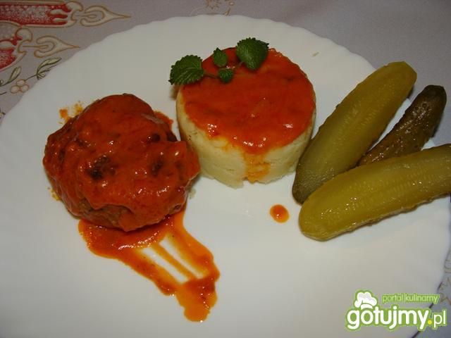 Kotlety mięsne z kaszą zapiekane z sosem Kotlety mięsne z kaszą zapiekane z sosem