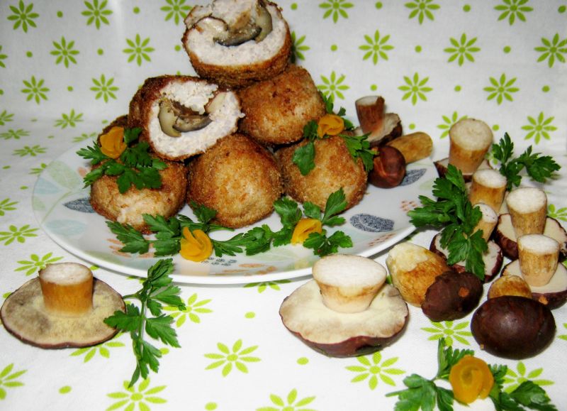 Kotlety mięsno ryżowe z grzybami leśnymi