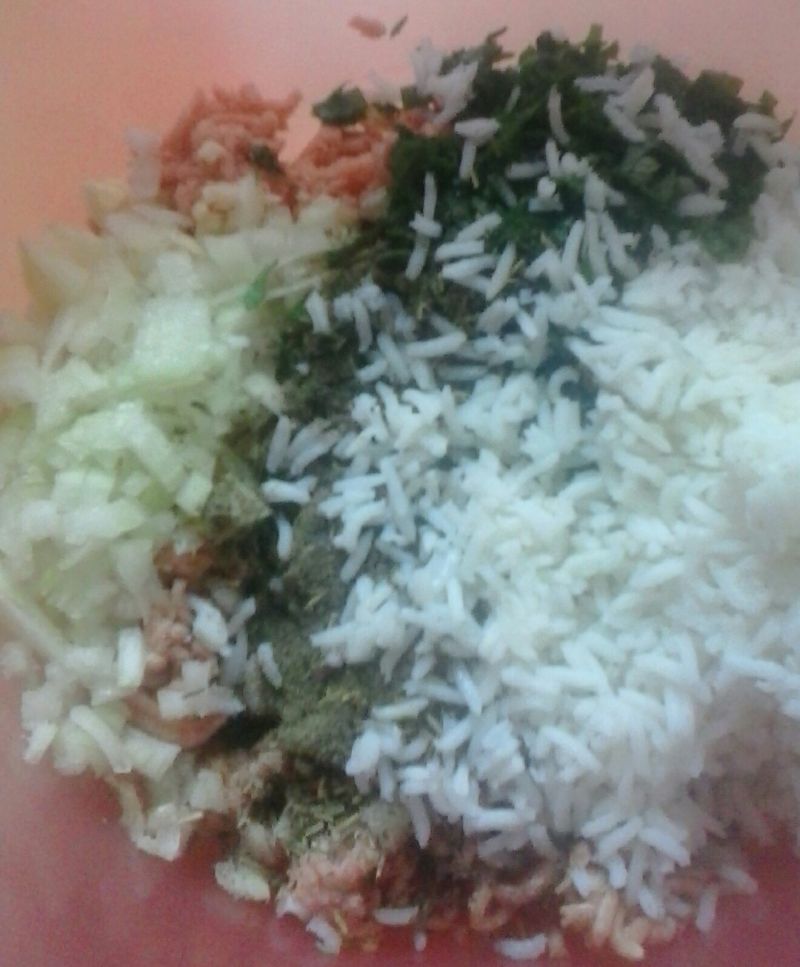 Kotlety mięsno - ryżowe ze szpinakiem