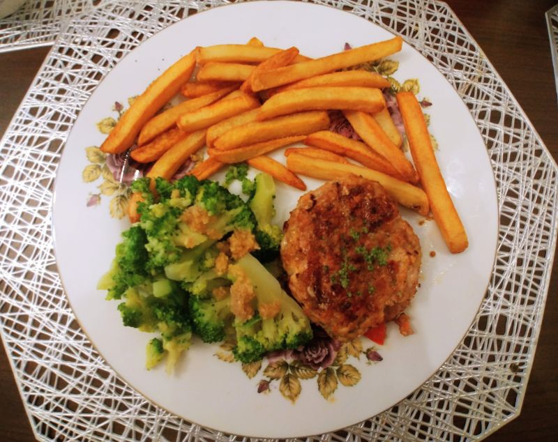 Kotlety mięsno - warzywne 