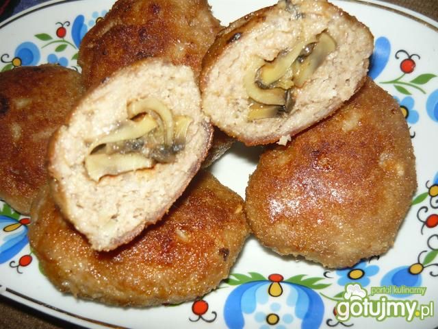 Kotlety nadziewane pieczarkami Kotlety nadziewane pieczarkami