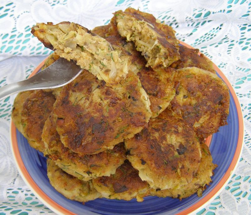 Kotlety pieczarkowe z kapustą