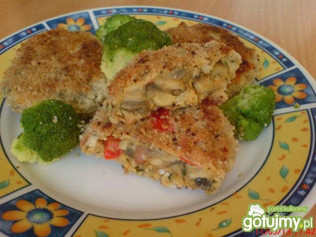 Kotlety pieczarkowo-kalafiorowe z serem  Kotlety pieczarkowo-kalafiorowe z serem