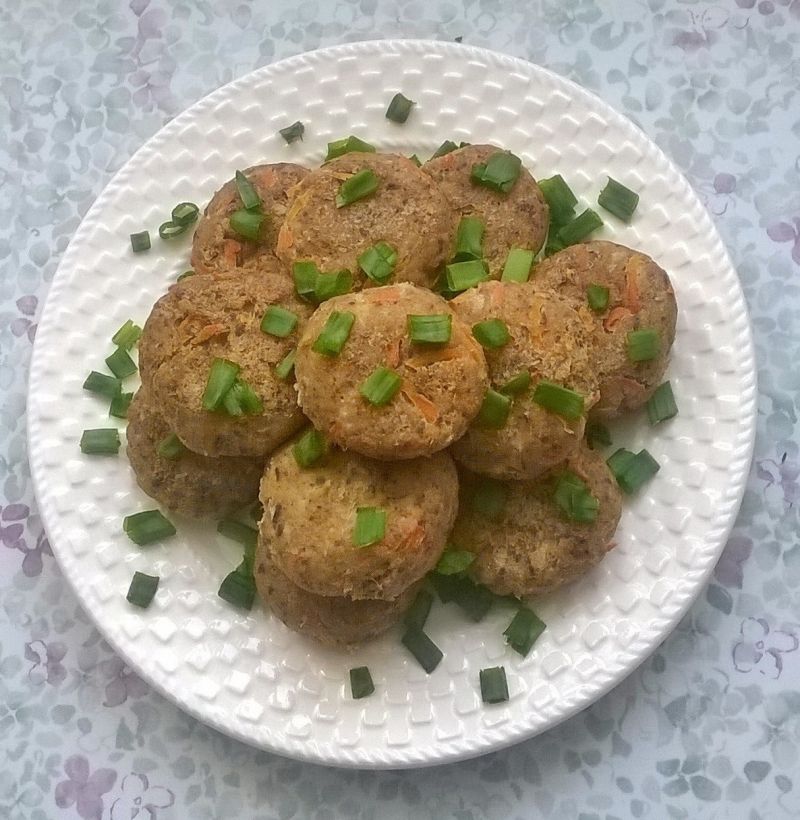 Kotlety pieczone z makreli z marchewką Kotlety pieczone z makreli z marchewką