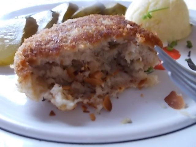 Kotlety rybne z migdałami 