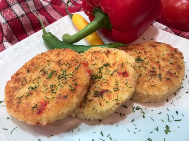 Kotlety ryżowe z papryką i serem Kotlety ryżowe z papryką i serem