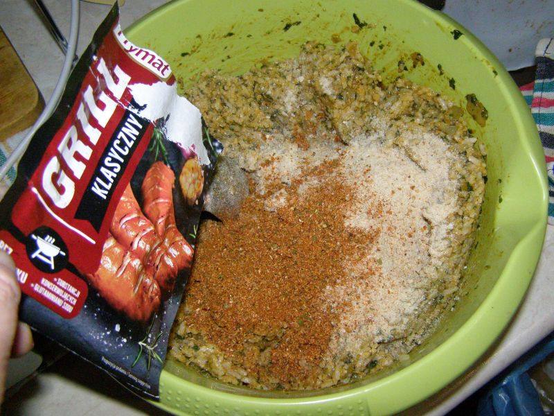 Kotlety ryżowe ze szpinakiem i przyprawą do grilla