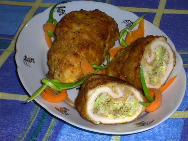 Kotlety schabowe nadziewane pekinką Kotlety schabowe nadziewane pekinką