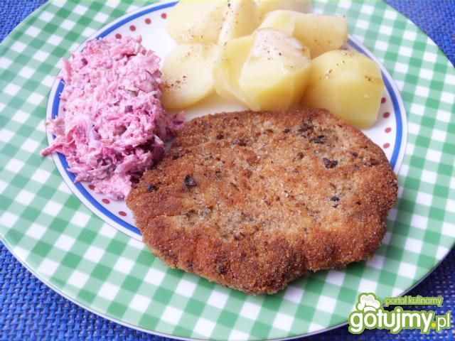 Kotlety schabowe w panierce z grzybami Kotlety schabowe w panierce z grzybami