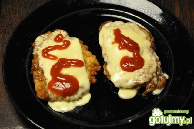 Kotlety schabowe z ananasem i serem