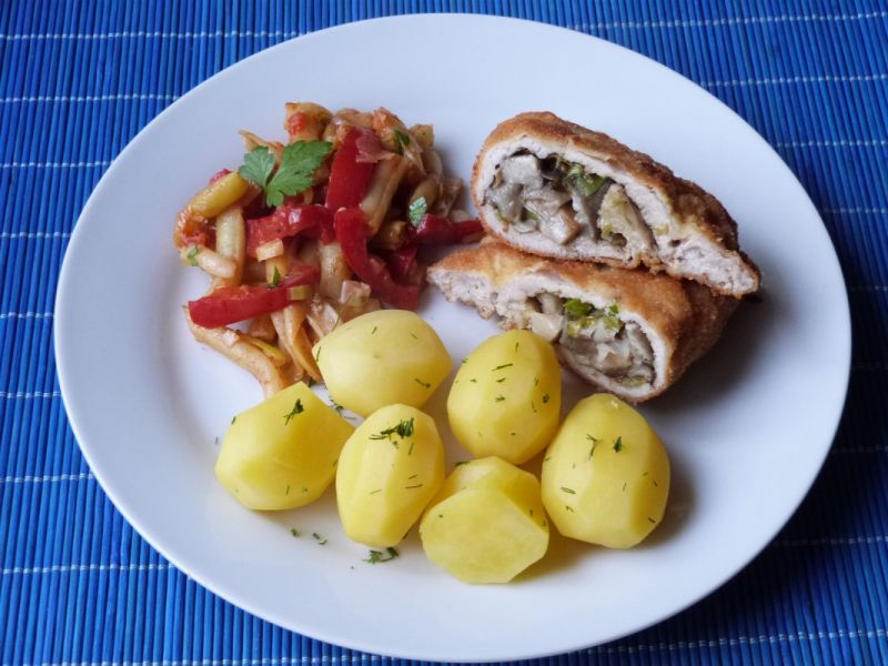 Kotlety schabowe z boczniakami Kotlety schabowe z boczniakami