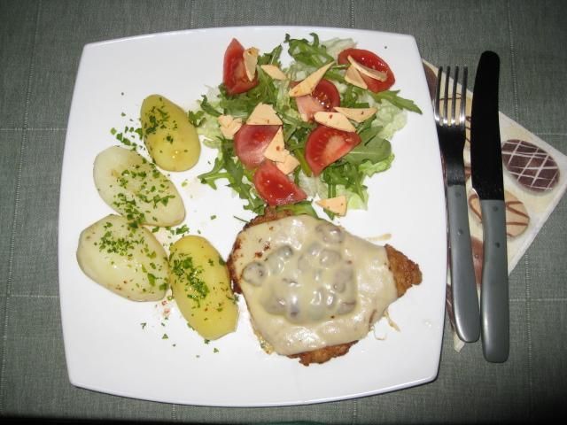 Kotlety schabowe z suszoną żurawiną