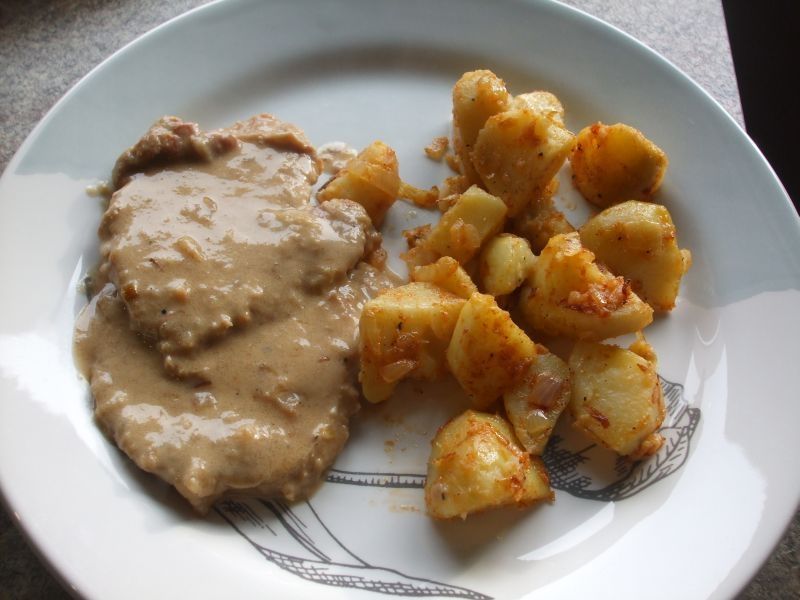 Kotlety schabowe z ziemniaczkami Kotlety schabowe z ziemniaczkami