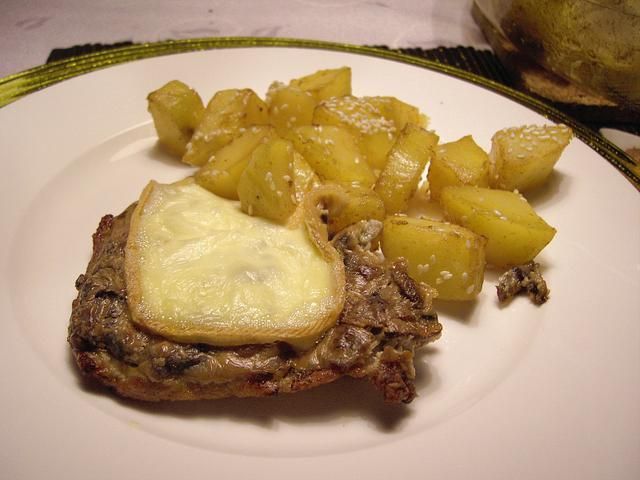 Kotlety schabowe zapiekane z pieczarkami