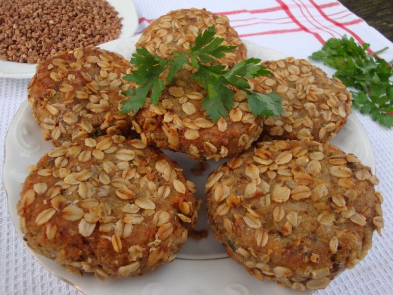 Kotlety twarogowo-gryczane