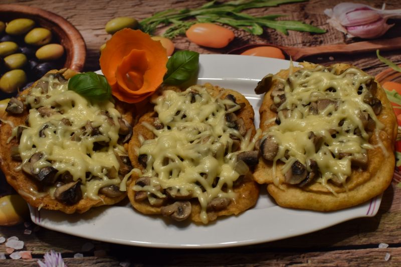 Kotlety w naleśnikowym cieście