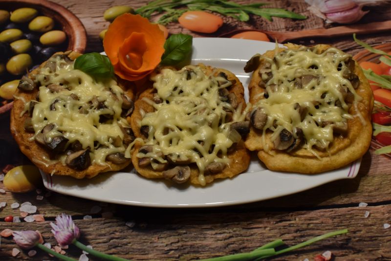 Kotlety w naleśnikowym cieście