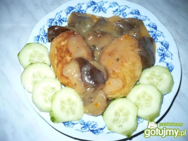 Kotlety w sosie grzybowym