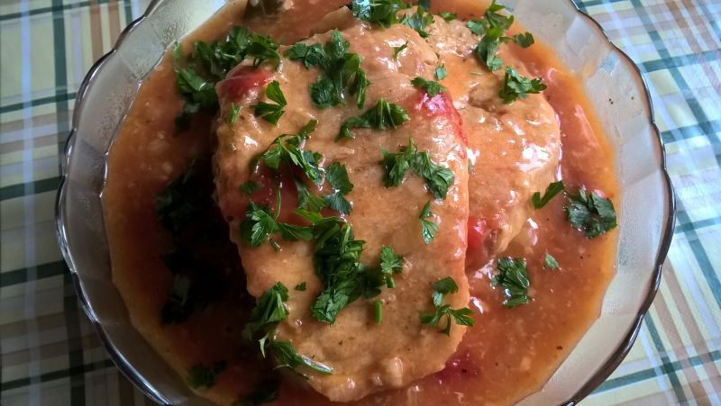 Kotlety wieprzowe w pomidorach