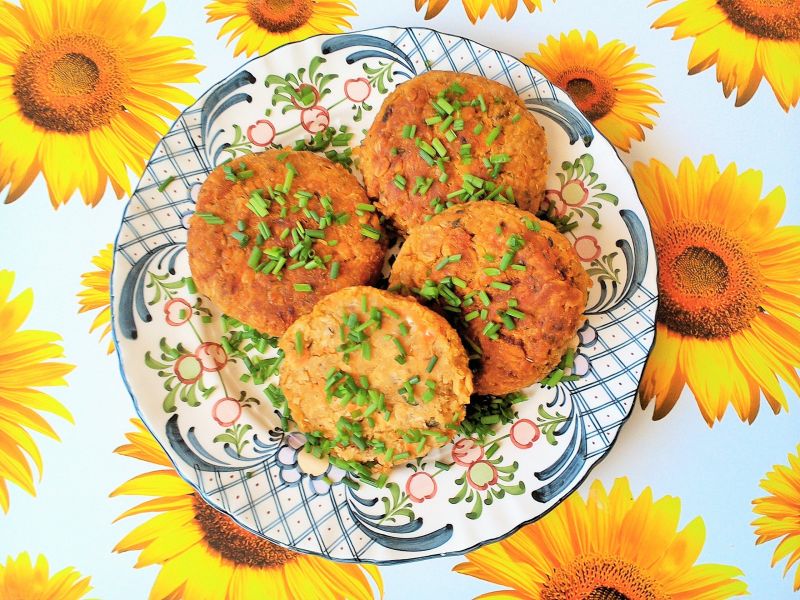 Kotlety z czerwonej soczewicy z marchewką Kotlety z czerwonej soczewicy z marchewką