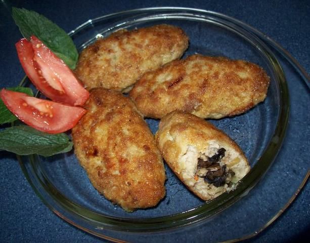 Kotlety z farszem grzybowo- porowym