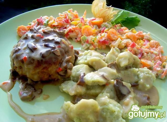 Kotlety z grzybowym serduchem, w sosie  Kotlety z grzybowym serduchem, w sosie