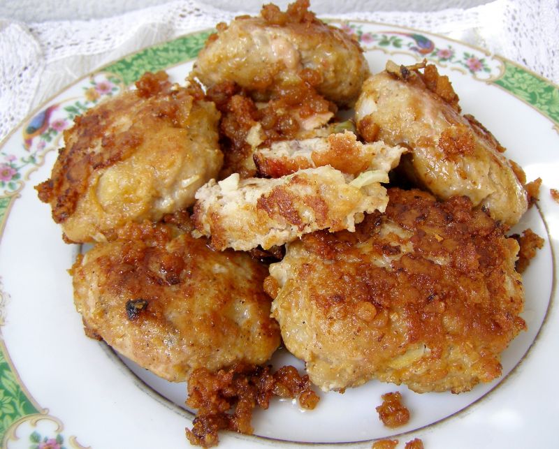 Kotlety z indyka z młodą cebulą