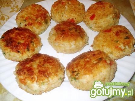 Kotlety z kalafiora z papryką i serem