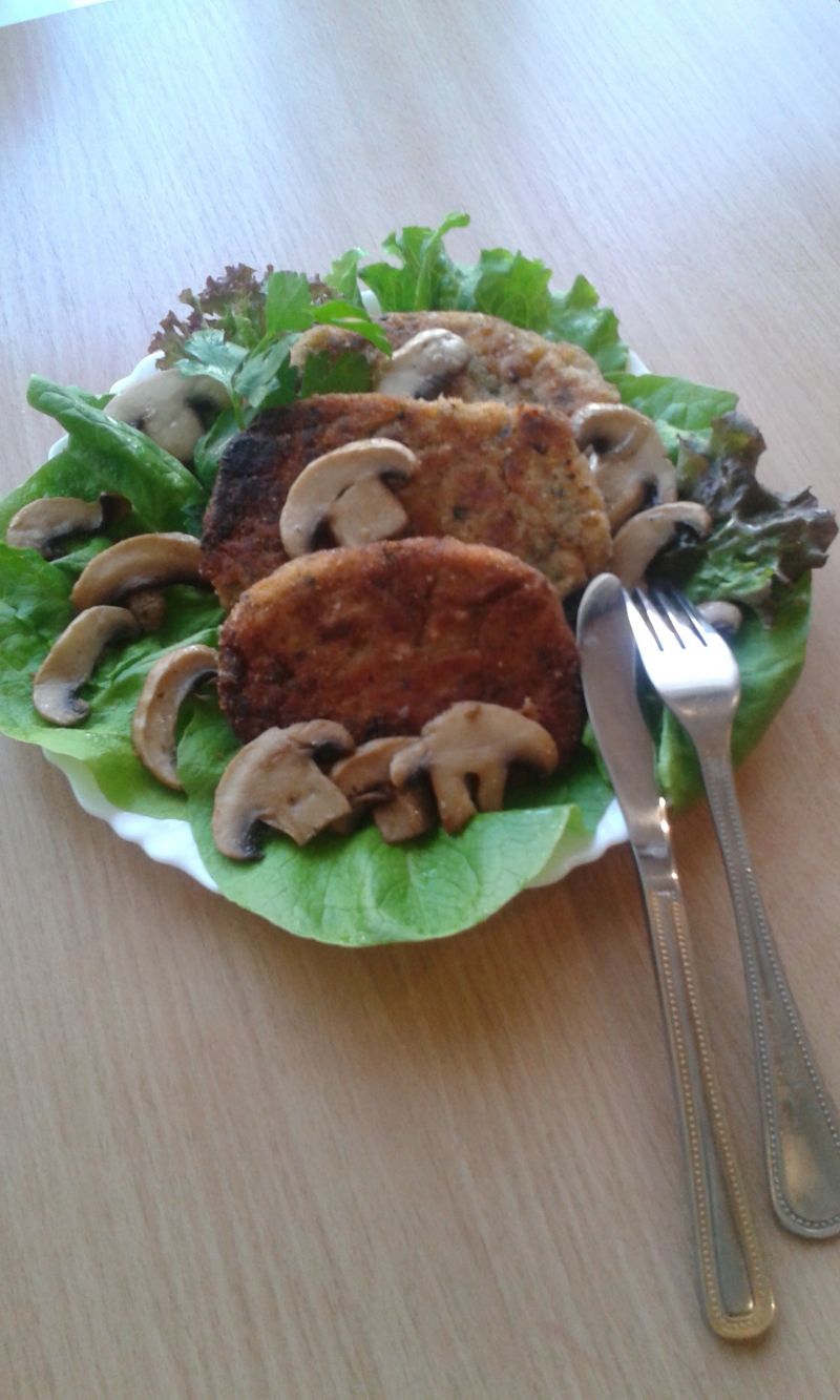 Kotlety z kapusty białej i pieczarek