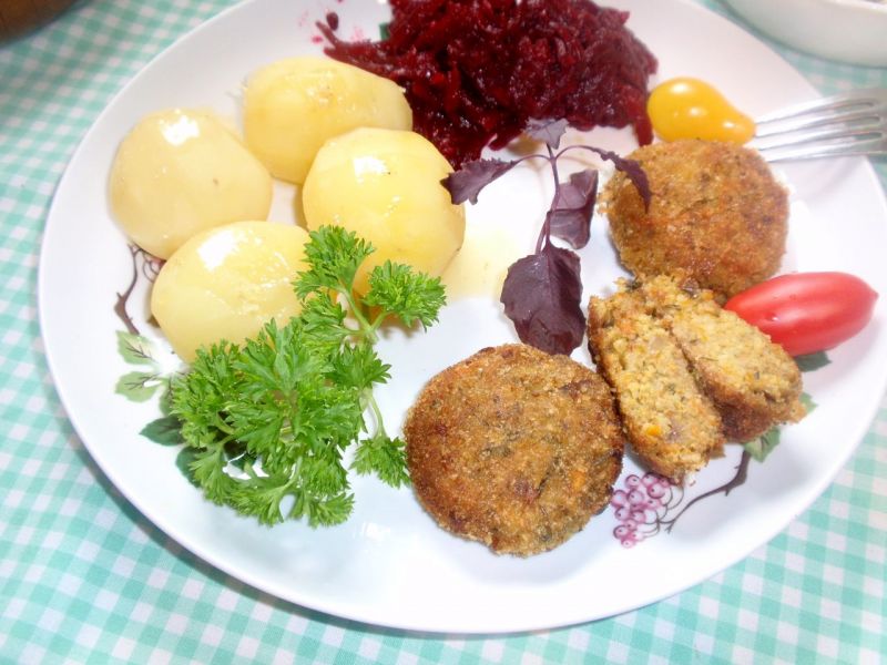 Kotlety z kaszą jaglaną Kotlety z kaszą jaglaną