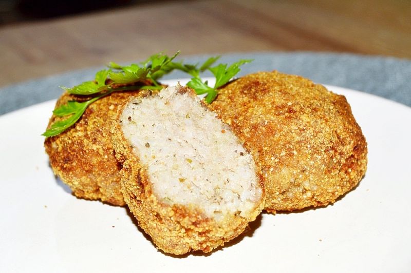 Kotlety z kaszą w panierze z ciecierzycy