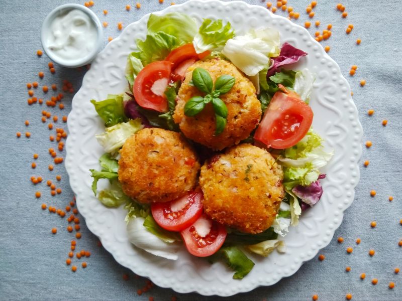 Kotlety z kaszy jaglanej i soczewicy