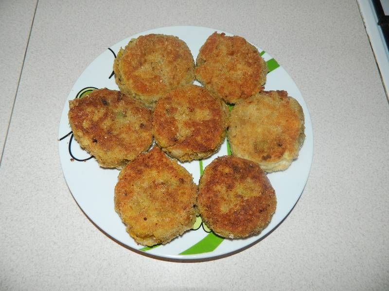 Kotlety z kaszy jęczmiennej z porem i cebulką