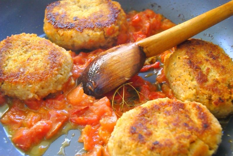  Kotlety z kurczaka i warzyw zupy  w pomidorach