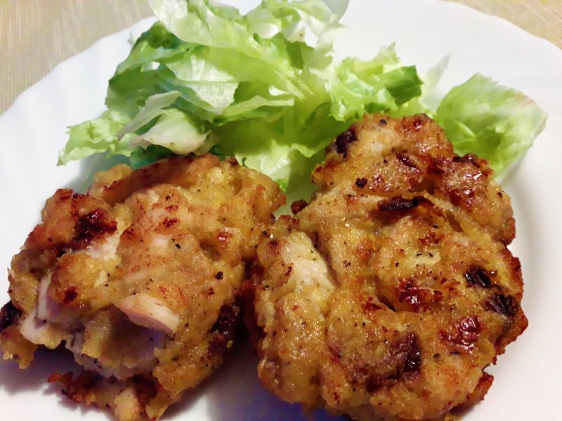 Kotlety z kurczaka  siekane z suszonymi pomidorami Kotlety z kurczaka  siekane z suszonymi pomidorami