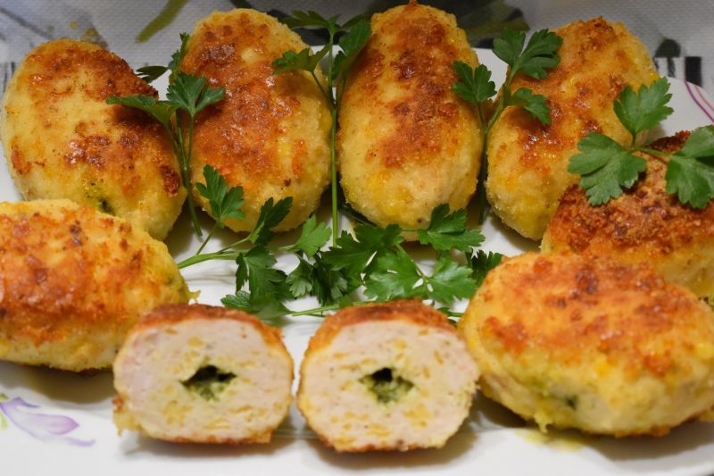 Kotlety z masłem ziołowo czosnkowym