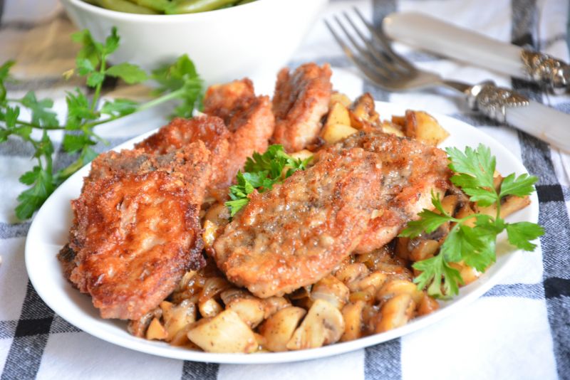 Kotlety z polędwiczki wieprzowej z pieczarkami  Kotlety z polędwiczki wieprzowej z pieczarkami