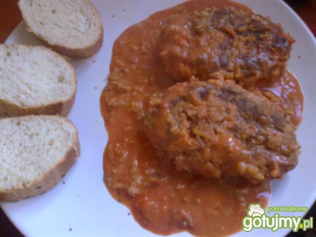 Kotlety z ryżowo-mięsne w sosie