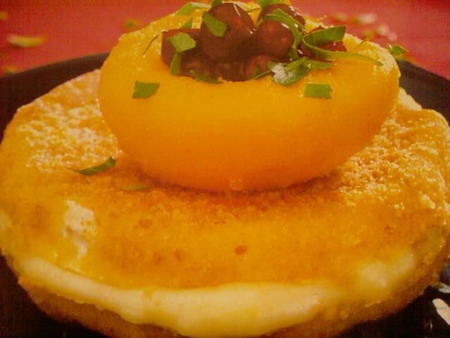 Kotlety z sera camembert i orzeszkami