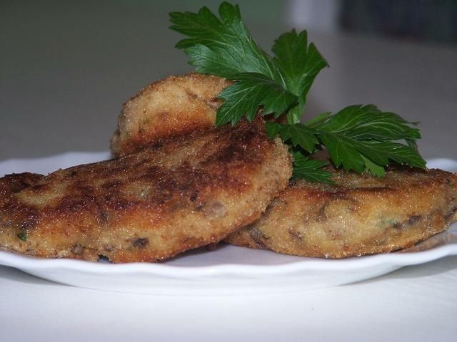 Kotlety ziemniaczane z mięsem i grzybami
