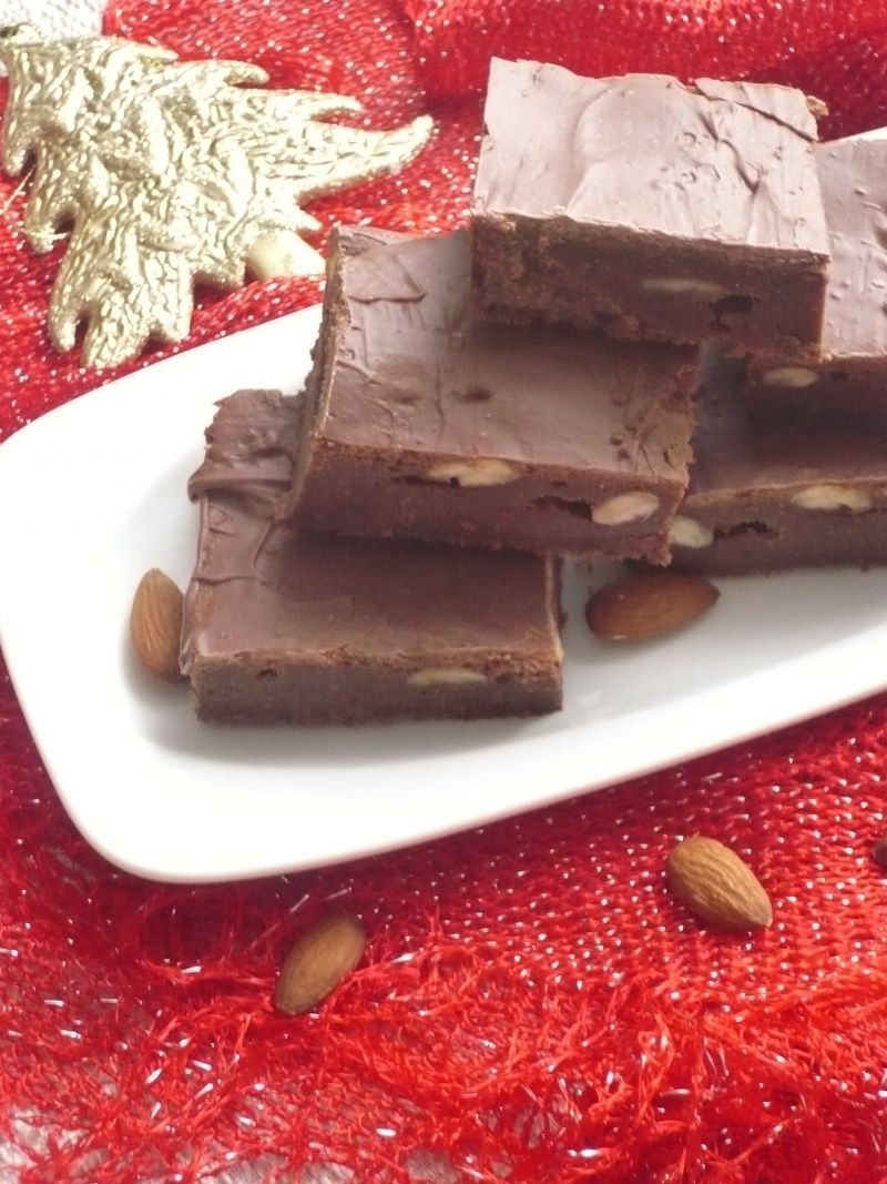 Krajanka czekoladowa z migdałami Krajanka czekoladowa z migdałami