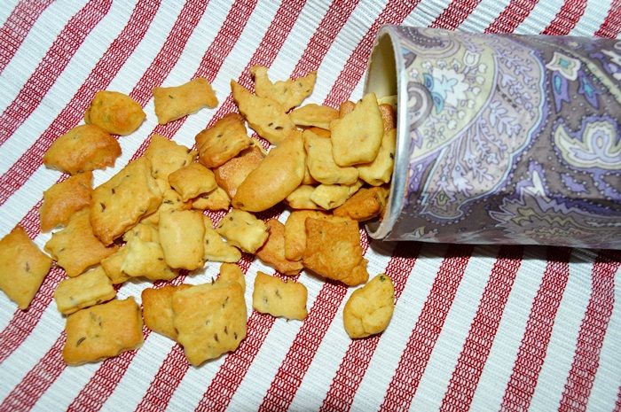 Krakersy z kminkiem Krakersy z kminkiem