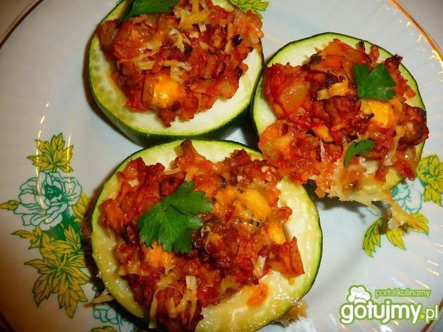 Krążki cukinii napełnione farszem 