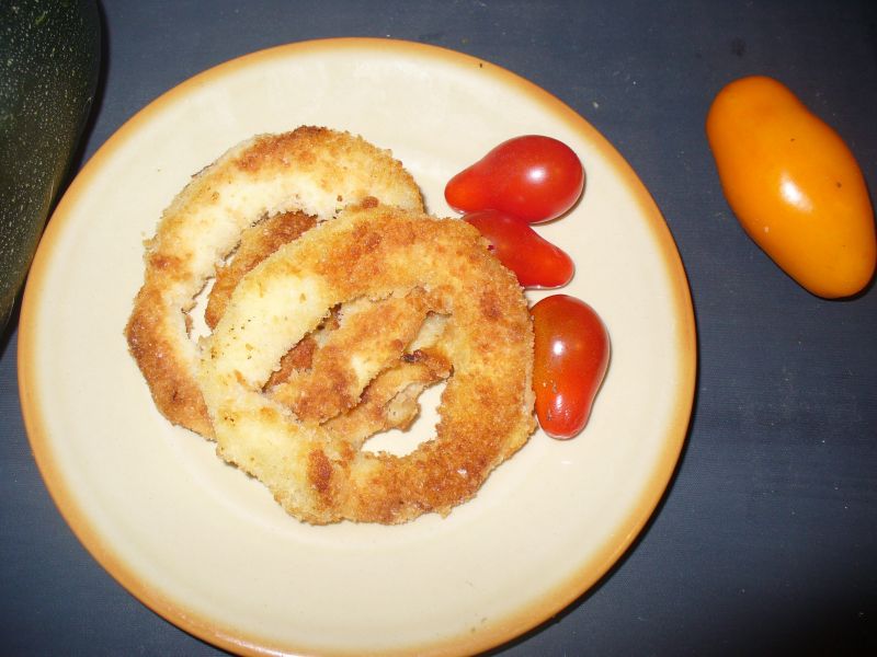 Krążki cukiniowe smażone w panierce Krążki cukiniowe smażone w panierce