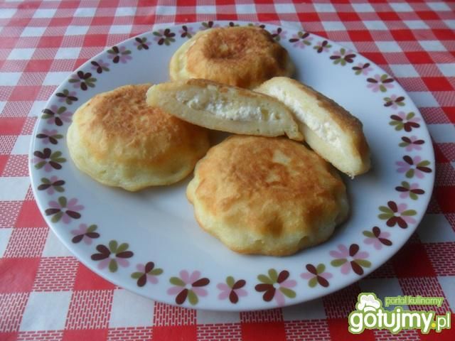 Krążki ziemniaczane nadziewane serem Krążki ziemniaczane nadziewane serem