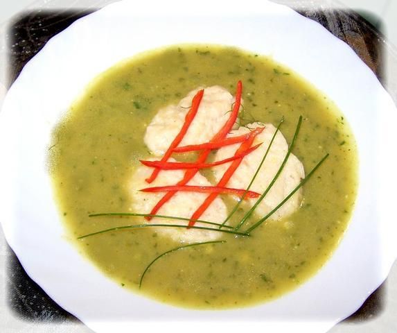 Krem brokułowy z knedelkami z macy