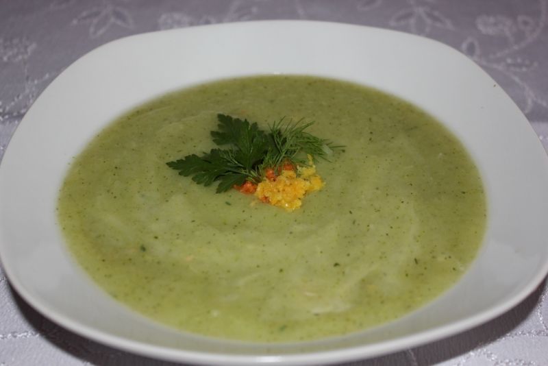 Krem brokułowy z ziemniakami 