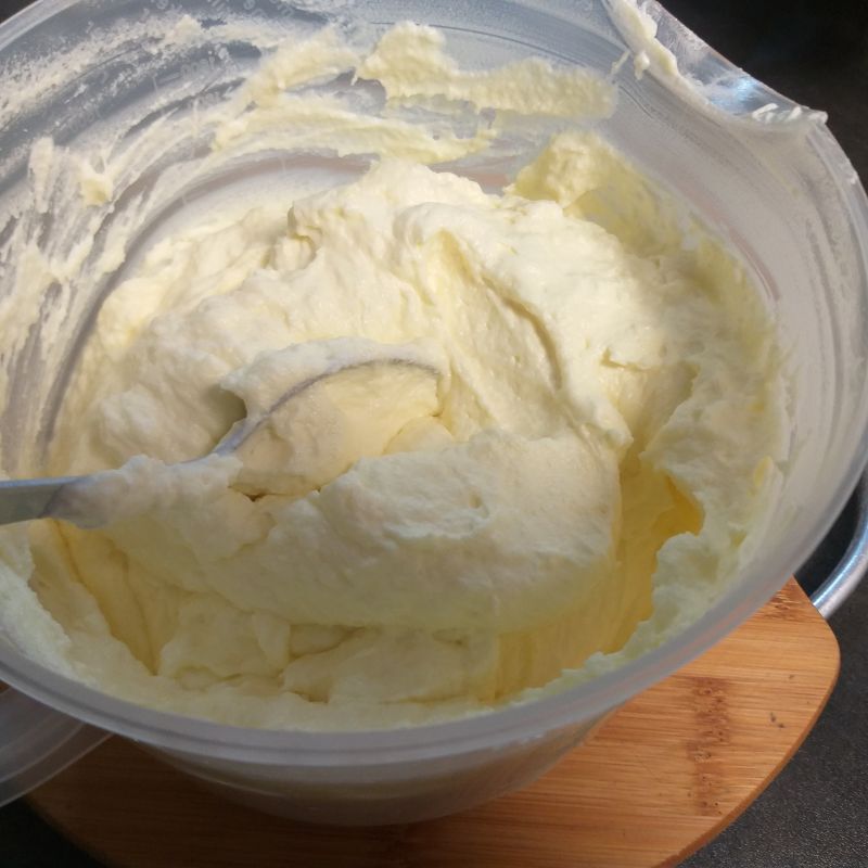 Krem budyniowy z masłem