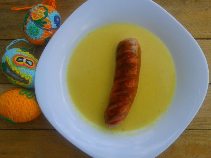 Krem chrzanowy z grillowaną białą kiełbasą