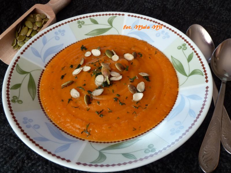 Krem dyniowo-marchewkowy z ziemniakami i koperkiem